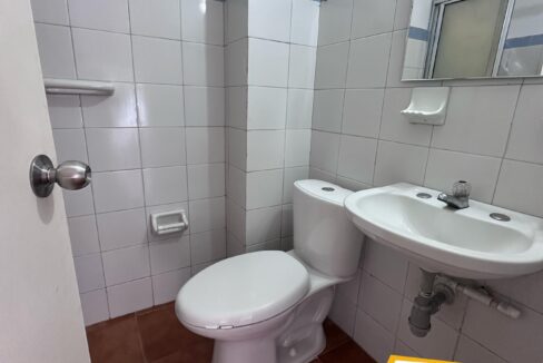 000028F6.jpg