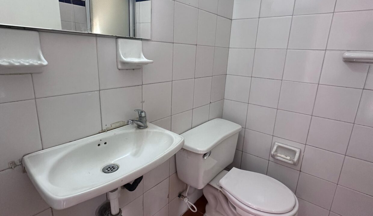000028F9.jpg