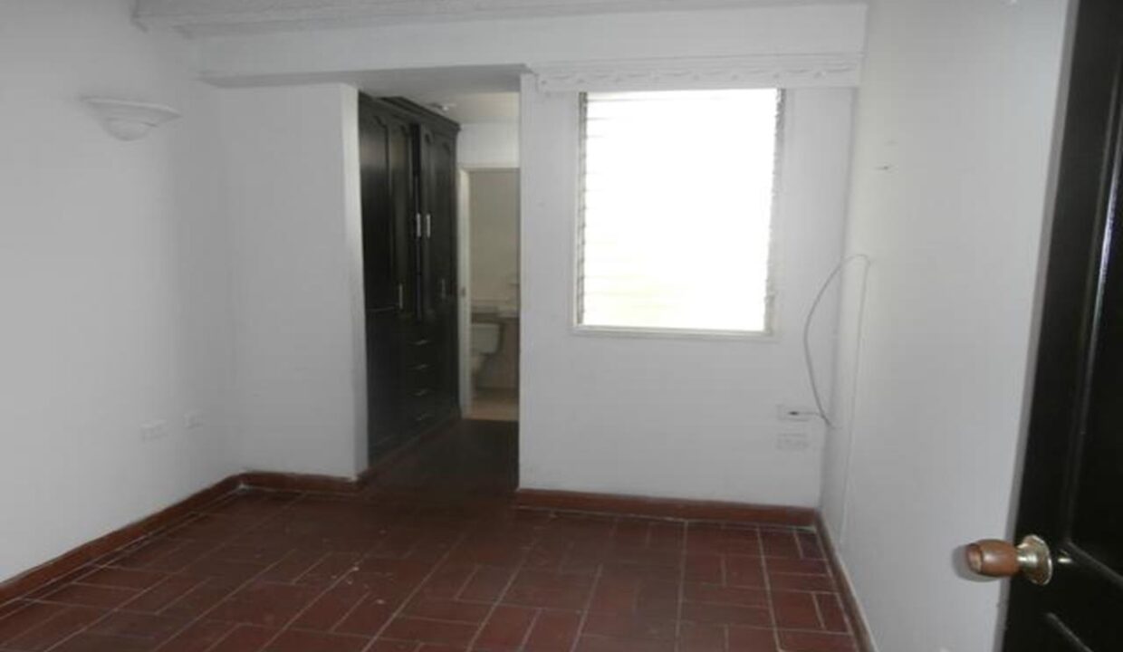 000398F4.jpg