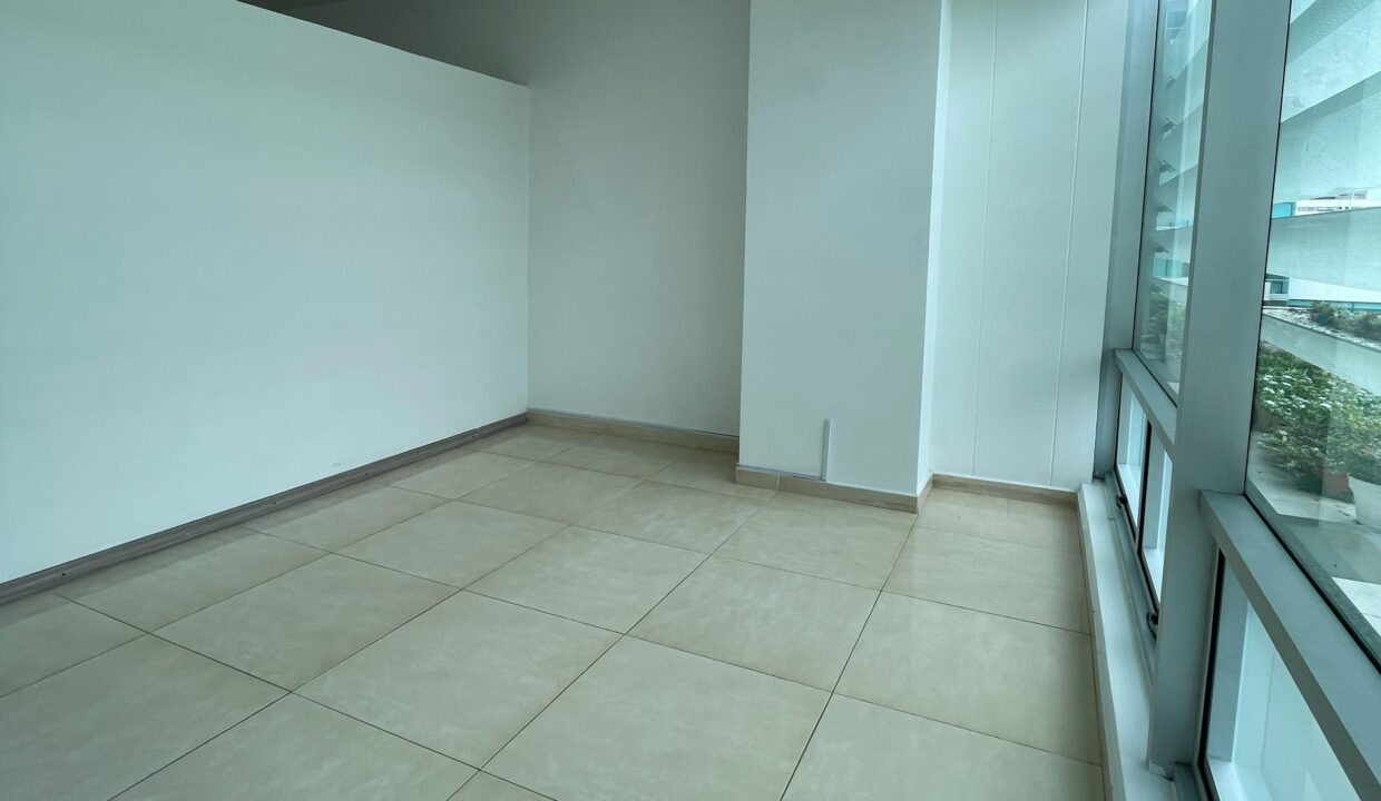 001854F4.jpg