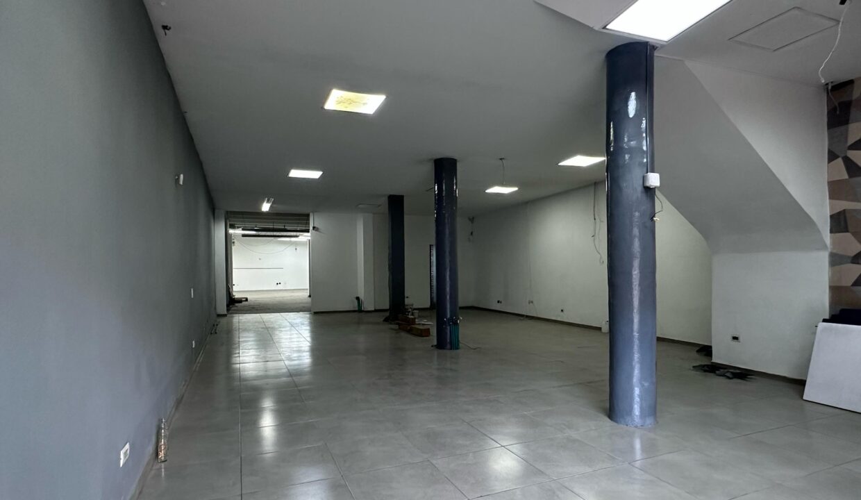 002399F4.jpg
