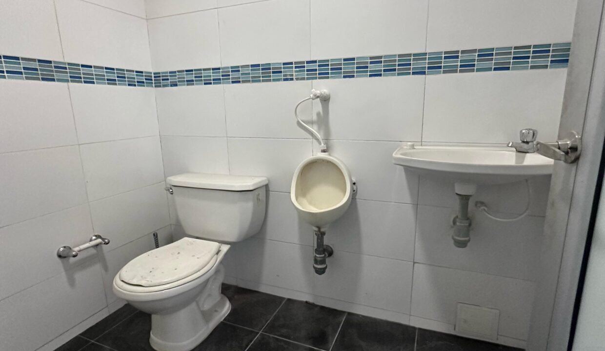002399F7.jpg