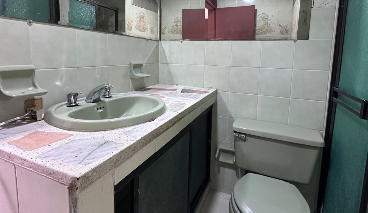 4074F10.jpg