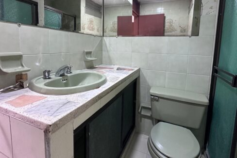 4074F10.jpg