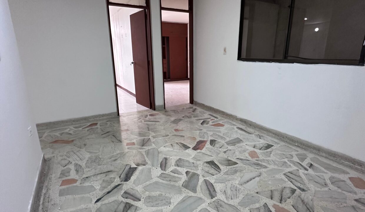 4074F6.jpg