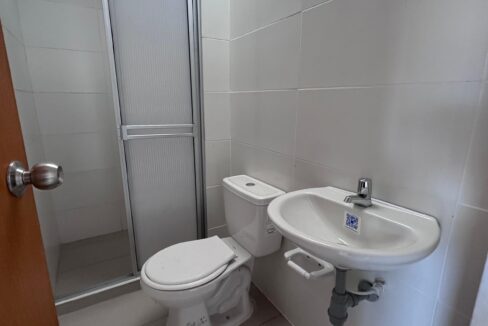 4085F11.jpg