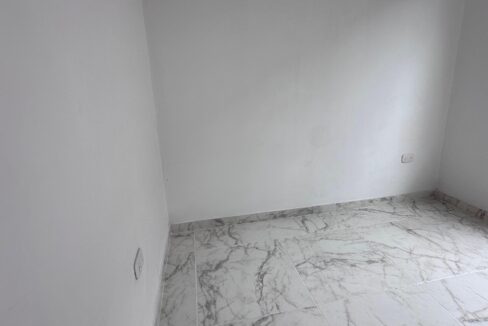 4085F12.jpg