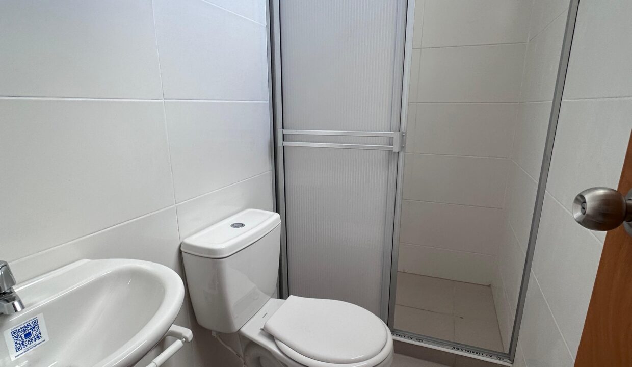 4085F9.jpg