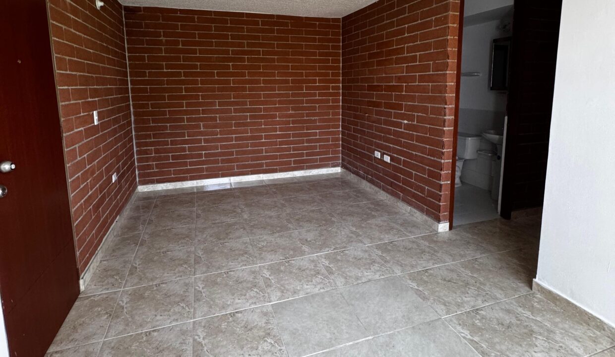 4087F1.jpg