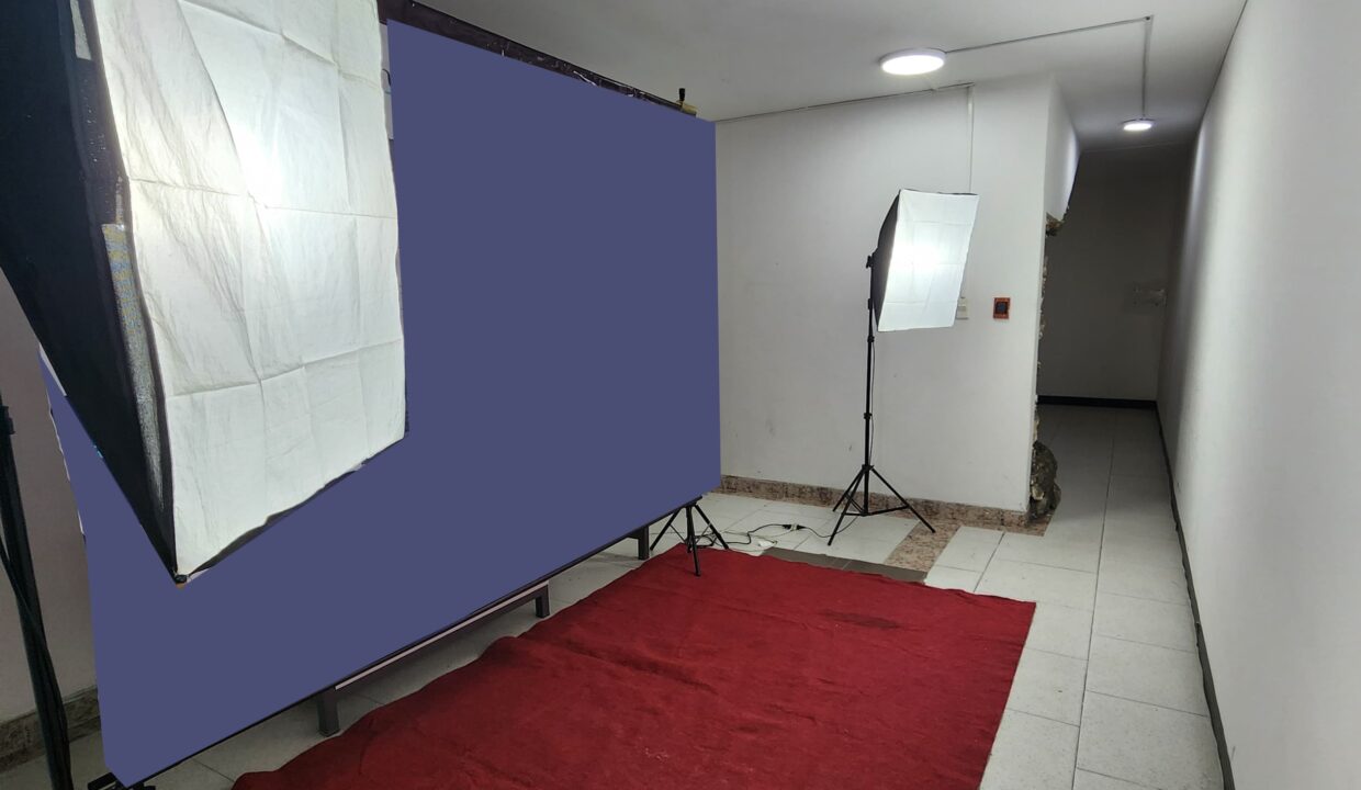 V3498F11.jpg
