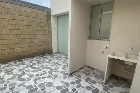 3891F4.jpg