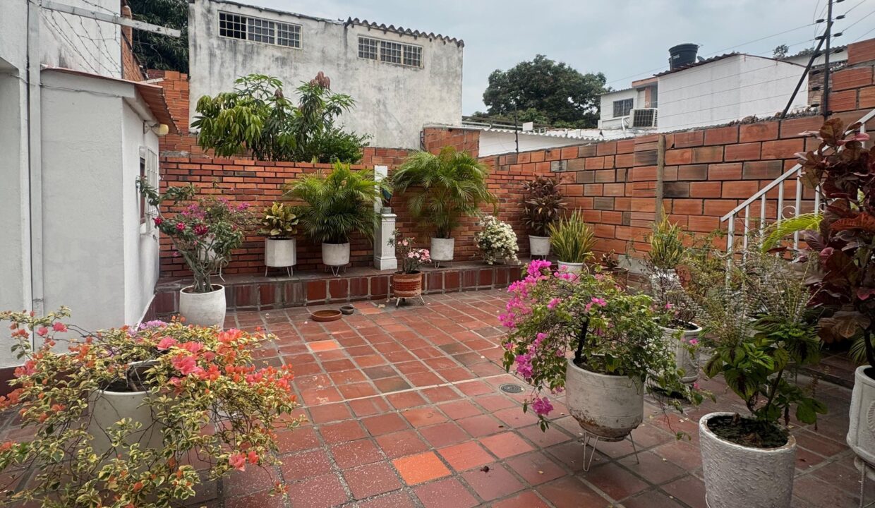 V001091F6.jpg