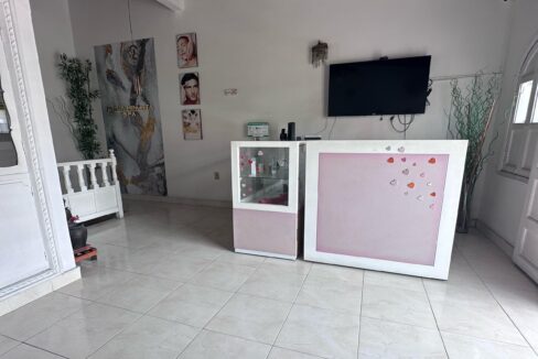 V001906F2.jpg