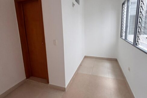 V3084F5.jpg