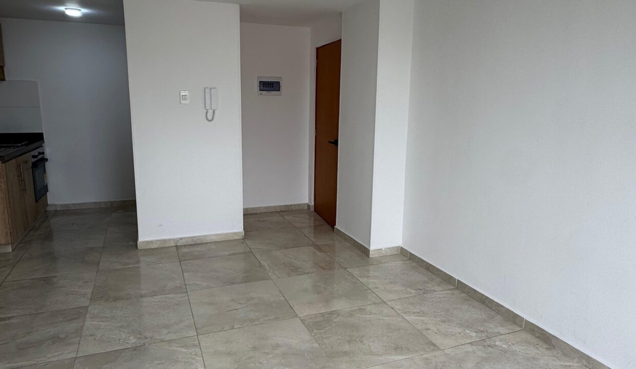 V4184.jpg