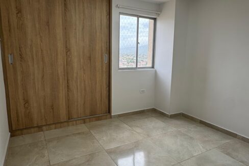 V4184F5.jpg